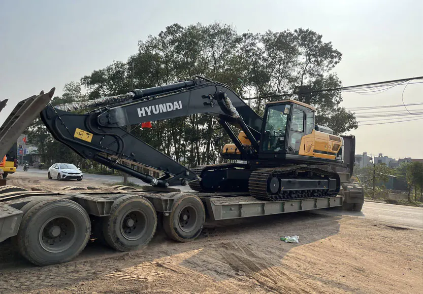 Máy xúc Hyundai chính hãng Máy xúc Hyundai làm việc tại công trường
