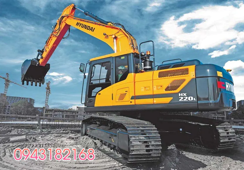 Máy xúc Hyundai làm việc tại công trường